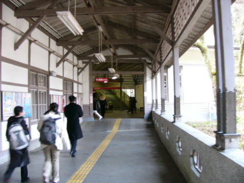 高野山に登るケーブルカー